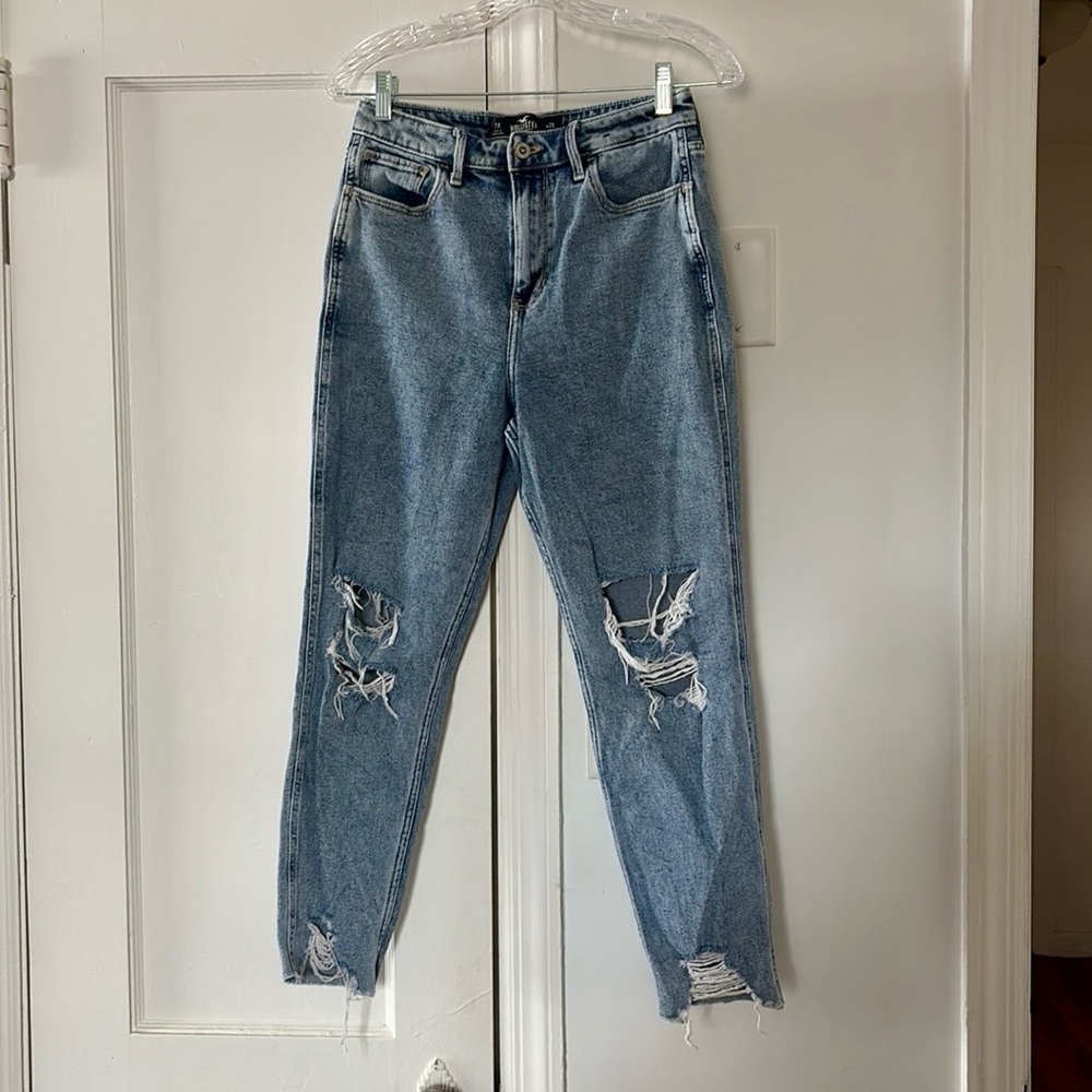 Hollister Ultra High Rise Mom Jeans - 7 Regular